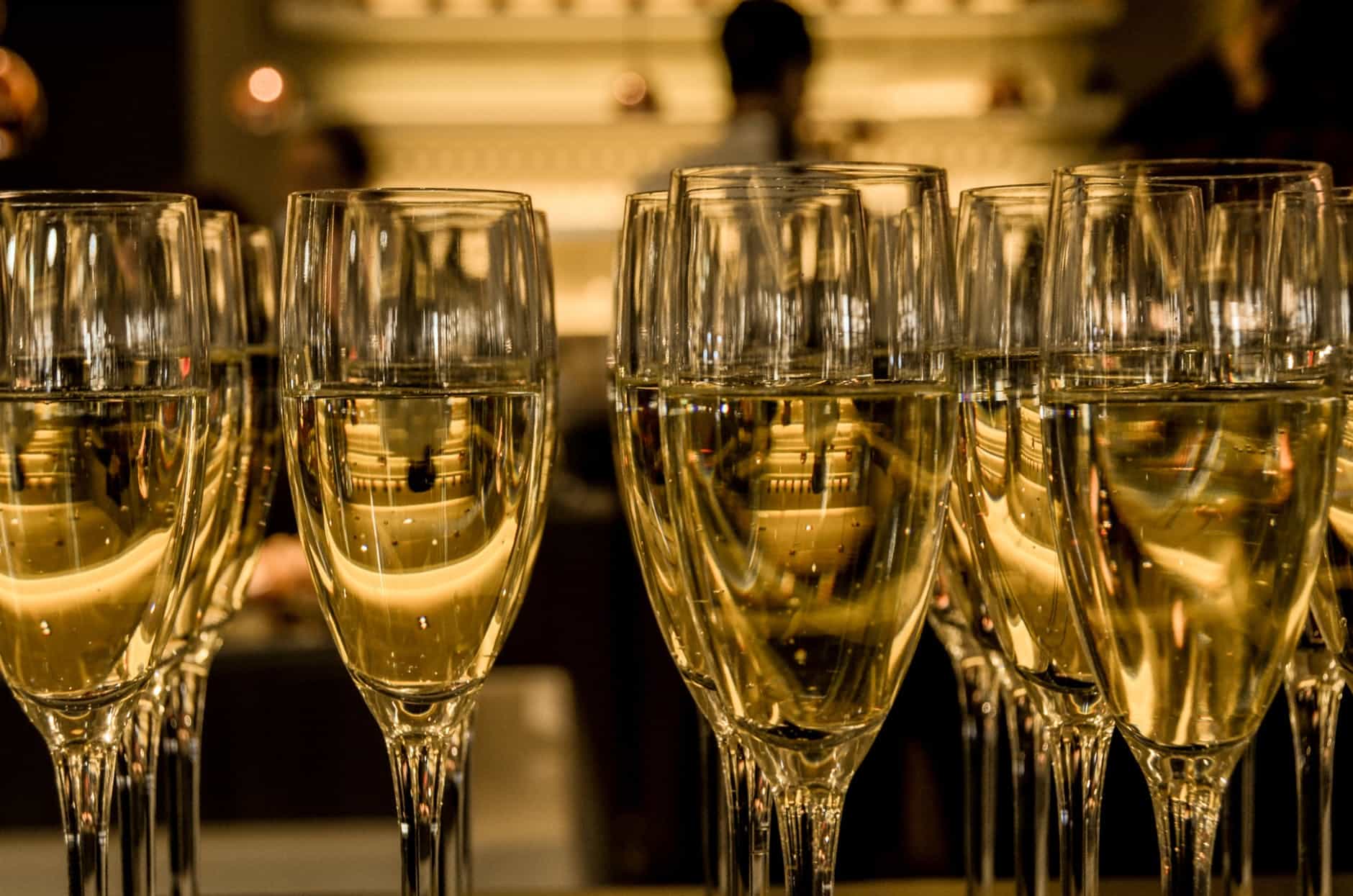 https://www.cheesehouse.com/wp-content/uploads/2019/01/new-year-s-eve-ceremony-champagne-sparkling-wine.jpg